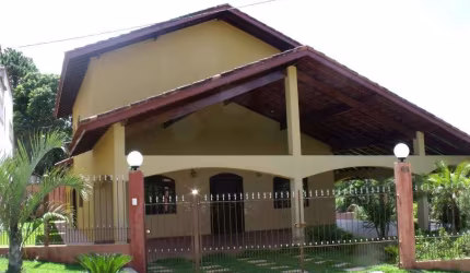 Casa á venda com 04 dormitórios  próximo do Solo Sagrado de Guarapiranga