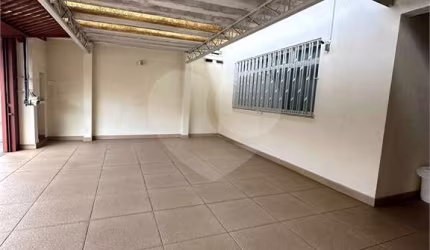 Casa Térrea à Venda na Região de Veleiros - Interlagos, Próxima à Represa Guarapiranga