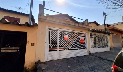 Sobrado para locação no Jardim Satélite/Interlagos