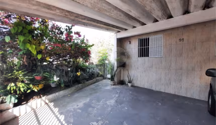 *Casa Térrea com 3 Dormitórios em Excelente Localização*