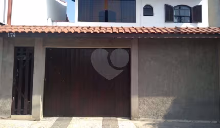 CASA TÉRREA PRÓXIMO Á ESTAÇÃO AUTÓDROMO!