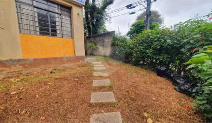 Casa com 2 quartos na região da Unisa - SP