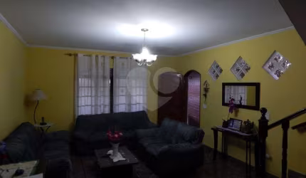 Sobrado á venda - Jardim dos Manacás