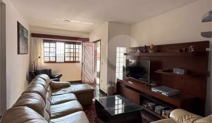 Casa térrea com 3 quartos à venda em Interlagos - SP