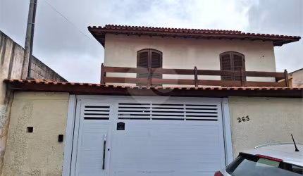 Casa residencial e comercial para venda ou locação no Jardim Régis.