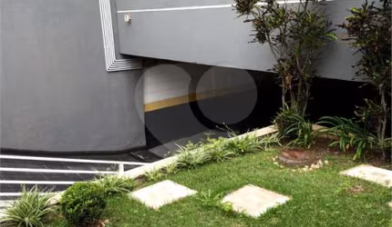 Casa de condomínio fechado Interlagos