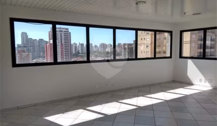 SALA COMERCIAL 35 M²  PARA LOCACAO NA CHACARA SANTO ANTONIO