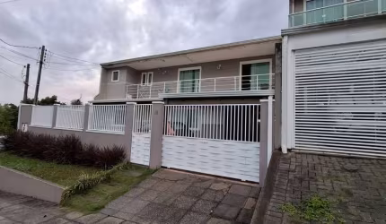 Residência com amplo terreno no bairro do Xaxim