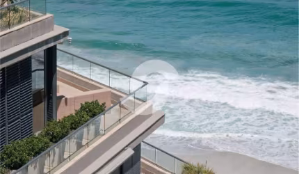 Apartamento frente mar com 4 suítes e 3 vagas em Camboinhas