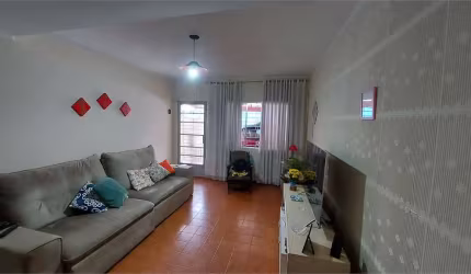 Sobrado a venda com 02 dormitórios perto do metro Conceição.