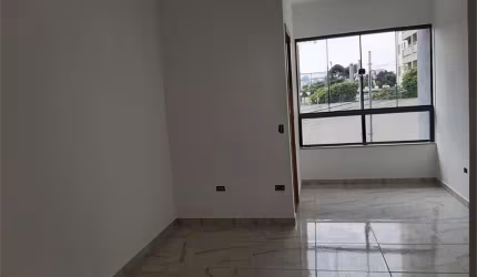 Sobrado novo com 3 Dormitórios na Saúde.