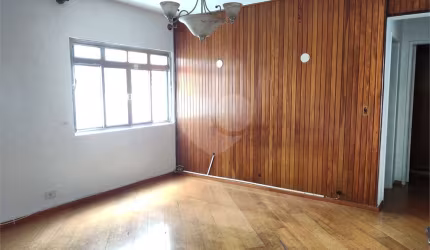 Apartamento de 2 Dormitórios amplos no Bosque da Saúde