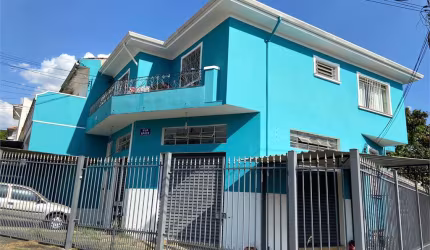 Sobrado de 3 dormitórios no Jardim Oriental.