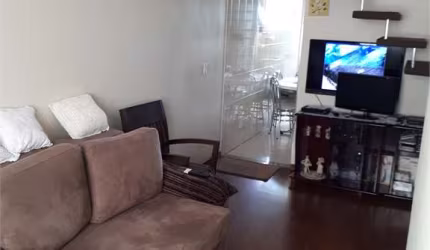 Casa em Condomínio Fechado na Vila Guarani