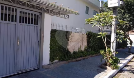 Sobrado de 3 dormitórios na Vila Guarani