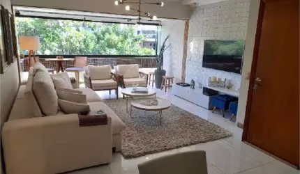 Apartamento em Pitangueiras, Guarujá