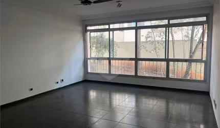 Apartamento de 3 Dormitórios sendo 1 Suíte na Aclimação