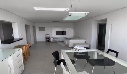 Apartamento próximo ao Metrô Santa Cruz.