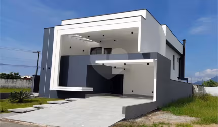 Sobrado em condomínio Peruíbe
