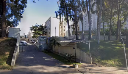 Apartamento em condomínio fechado - Zona Oeste