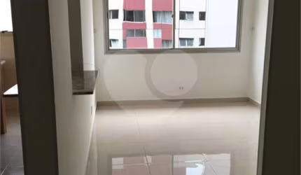 Apartamento bem perto metrô Paraíso