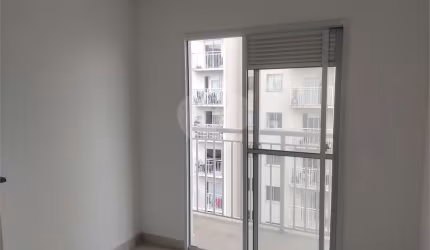 Apartamento á venda na Praça Alberto Lion!!