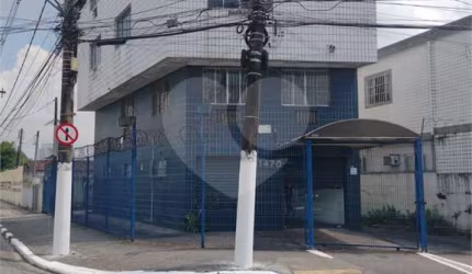 Prédio inteiro à venda ou para locação em Centro - SP