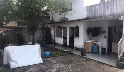 Sobrado com 4 quartos à venda em Marapé - SP