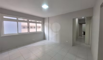 Apartamento com 3 quartos à venda ou para locação em José Menino - SP
