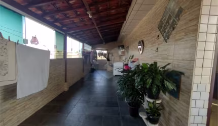 Sobrado com 4 quartos à venda em Cidade Naútica - SP