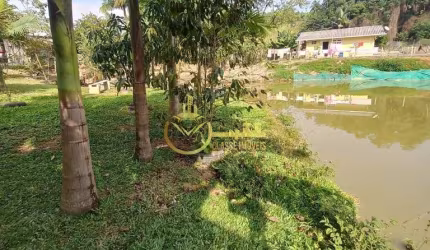 Chácara à venda em São João do Itaperiú-SC, bairro Santa Cruz: 2 quartos, 2 salas, 1 banheiro, 56m² de área