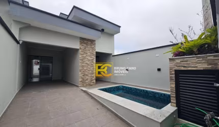 Casa Térrea 2 Quartos com Piscina e Churrasqueira em Peruíbe
