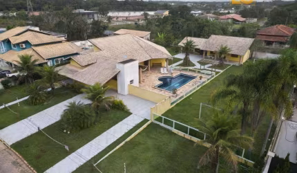 Casa com 4 dormitórios, piscina e campo de futebol - Bougainvillee V - Peruíbe/SP