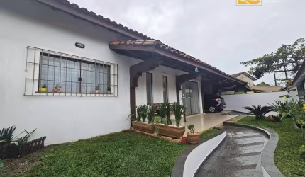 Casa a venda em Peruibe a 80m do mar - Stella Maris - Peruíbe/SP