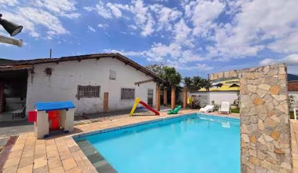 Casa térrea oportunidade em 2 lotes proximo ao mar com piscina - Peruíbe/SP