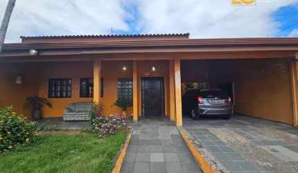 Casa térrea com 3 dormitórios e piscina em ótima localização - Ribamar - Peruíbe/SP