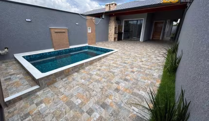 Casa a venda nova e moderna com piscina - Peruíbe/SP