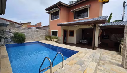 Casa com Piscina à venda - Flórida - Peruíbe/SP