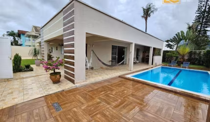 OPORTUNIDADE DE PERMUTA EM SANTOS! Linda casa térrea com dois terrenos com piscina á venda á 150m do mar - Ribamar - Peruíbe/SP