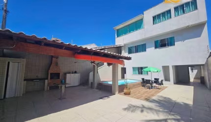 Sobrado com Piscina, 6 dormitórios, garagem para 7 carros - Jangada - Peruíbe/SP