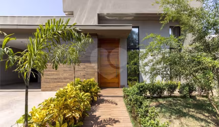 Casa térrea com 5 quartos à venda em Ribeirânia - SP