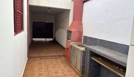 Casa com 4 quartos à venda em Vila Tibério - SP