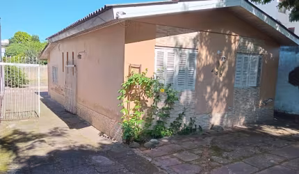 Casa em frente ao Teresópolis TC