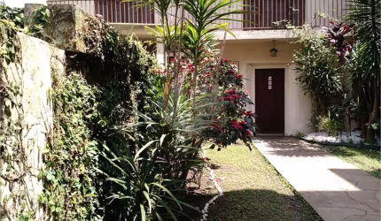 Sobrado com 4 quartos à venda em Água Verde - PR