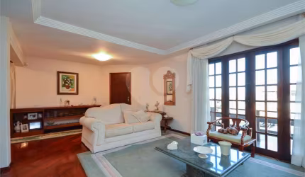 Casa com 4 quartos à venda em Pilarzinho - PR