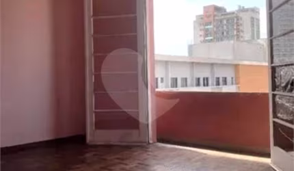 Apartamento com 3 quartos à venda em Centro - PR