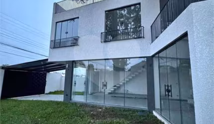 Sobrado com 3 quartos à venda em Bairro Alto - PR