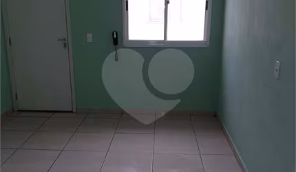 Apartamento com 2 quartos à venda em Jardim Nélia - SP