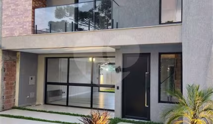 Condomínio com 3 quartos à venda em Pilarzinho - PR