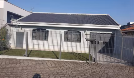 Casa com 3 quartos à venda em Capão Raso - PR